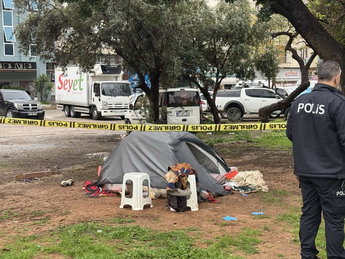 Parktaki çadırda şüpheli ölüm! Cebinden çıkan kart dikkat çekti 2